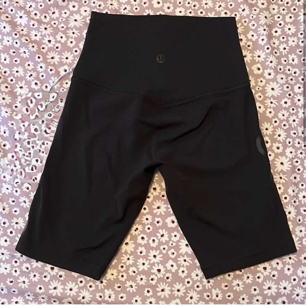 Team Canada lululemon Align High-Rise Short 8" *COC Logo